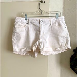 ❤️White Shorts❤️